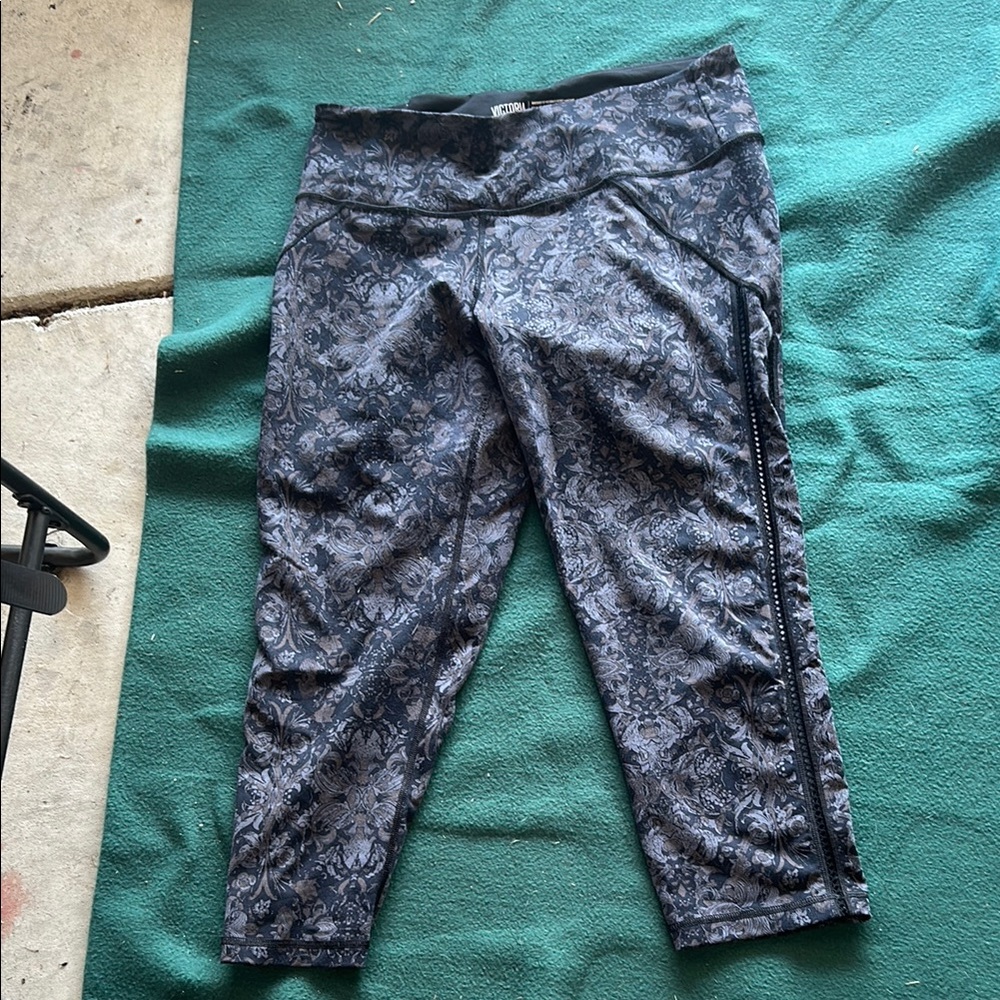 Victoria's Secret Charcoal Patterned Leggings
